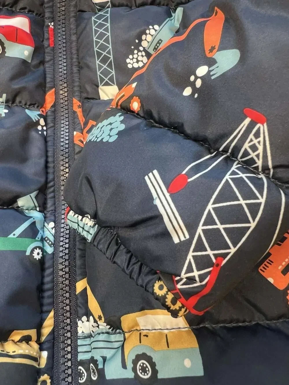 The Children's Place Boys Hooded Puffer Jacket 5T Navy Blue Vehicle Print